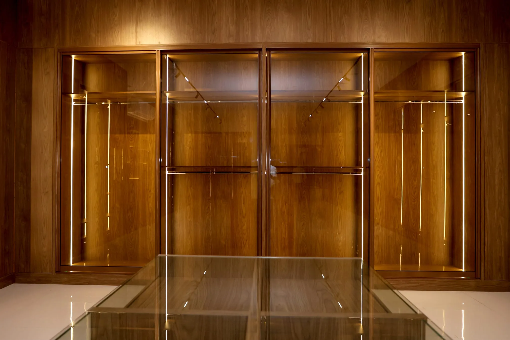 Private Villa Walk-in Wardrobe
