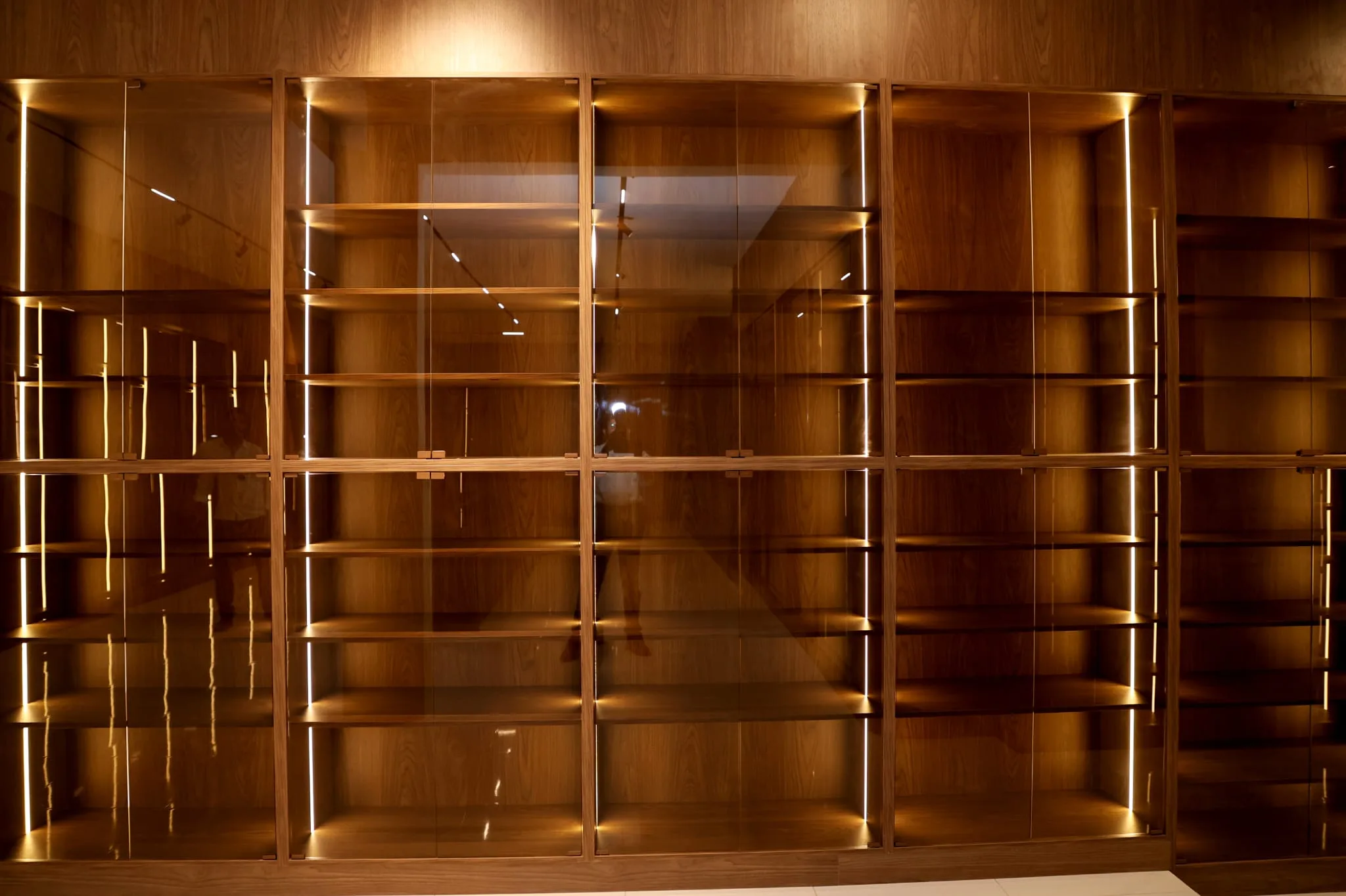 Private Villa Walk-in Wardrobe